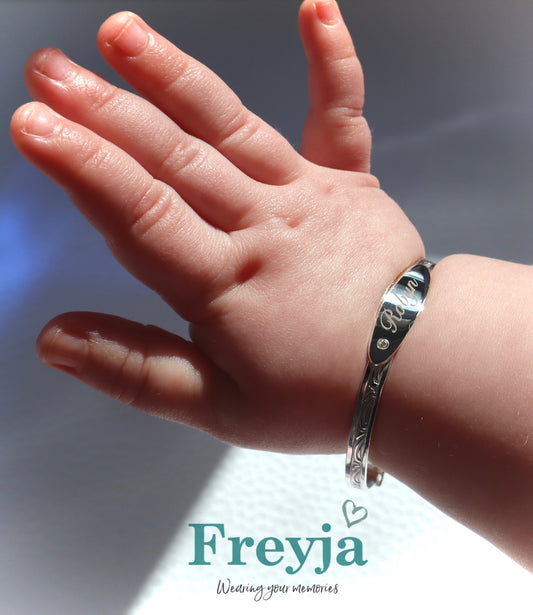 Kids sterling silver CZ bangle